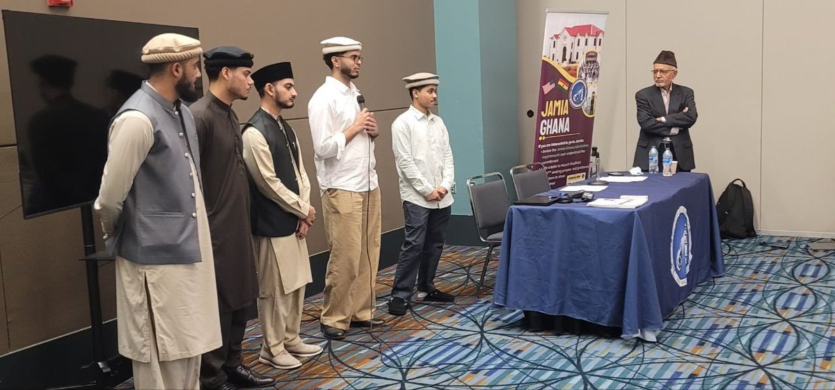 MKAJamiagh's tweet photo. At #JalsaSalanaUSA, an educational booth showcased Jamia Ahmadiyya International, inspiring young people to pursue religious education and dedicate their lives to serving faith and humanity.
الحمدللہ 🤲🏼 #JamiaAhmadiyya #Ahmadiyya https://t.co/mE2pJdr2o4