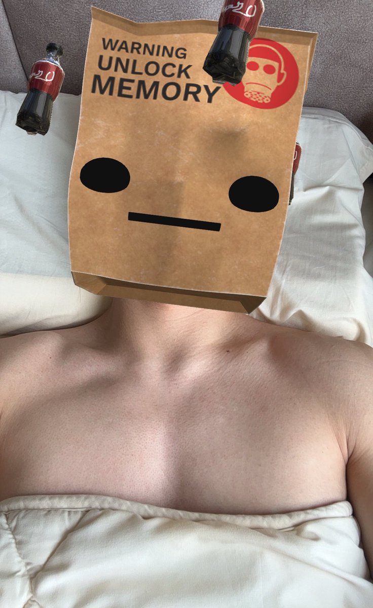 cloud_boy02's tweet photo. 会有人想成为我睁开眼第一个看到的人吗？👀💙 https://t.co/v08Z3ijmjj