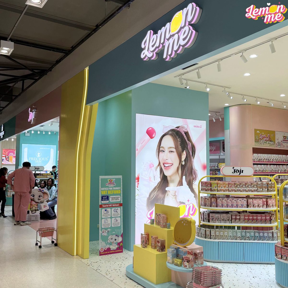 PeaPeaOfficial's tweet photo. ชมภาพบรรยากาศร้าน TOFU SKINCARE MEGAMART THAILAND
ปักหมุดแลนด์มาร์กใหม่ ย่านช้อปปิ้งเดินทางง่ายสุดๆ 

🚄 เดินทางด้วย BTS: ลงสถานี ชิดลม ทางออกที่ 6 โดยใช้ทางเชื่อม (R-Walk) เดินผ่านศูนย์การค้า Gaysorn Village และ Central World ข้ามสะพานลอยเข้าสู่ตัวห้างได้เลย ระยะทางเดินประมาณ 500-600 เมตร

📍 สถานที่: platinum pop ชั้น 1 กรุงเทพฯ
⏰ เวลา : 10:00 น. - 18:00 น.

ศูนย์รวมความงามที่จัดเต็มสกินแคร์และไอเทมบิวตี้จากหลากหลายแบรนด์ดัง มัดรวมไว้ให้คุณช้อปแบบจุใจในที่เดียว! สายบิวตี้ตัวจริงห้ามพลาดเด็ดขาด ✨

#พีพีปุญญ์ปรีดี #punpreedee 
#เลม่อนมี #LemonMe 
#TOFUSKINCAREMEGAMART #โทฟูสกินแคร์เมกะมาร์ท #แลนด์มาร์กใหม่สายช้อป #ปักหมุดร้านดัง #คชโกะ