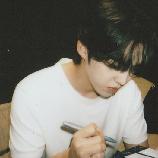 httmssixq's tweet photo. [restarting: day 1] 
hi everyone, i'm kian and i'm looking for more moots ! 

-  he/him, not a minor, filo
-  not new to #kpoptwt / #stantwt 
-  carat, teume, moa
-  any fandoms are welcome 

#filotwt #moothunt #anytwt

♡/↻ to spread, thank u! https://t.co/4oseuSnAkX