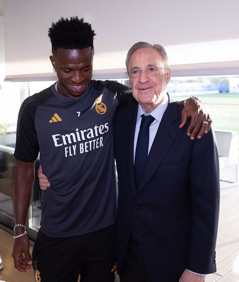 MadridXtra's tweet photo. 🚨 JUST IN: Vini Jr's future depends on another meeting with Florentino Pérez. 

Perez has been key in Vini's life. 

Vini greatly admires him for his support since arriving at Real Madrid. @jfelixdiaz https://t.co/enNJAyrcBZ