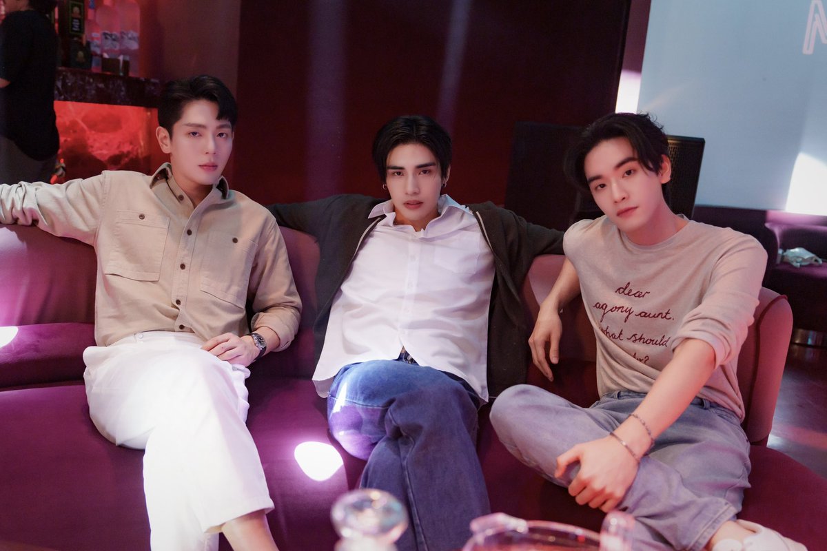 talaylayyo's tweet photo. Moonlit Bar, one last time.

#LoveofSilomFinalEP 
#LoveofSilomTheSeries https://t.co/76gQuJmdy6