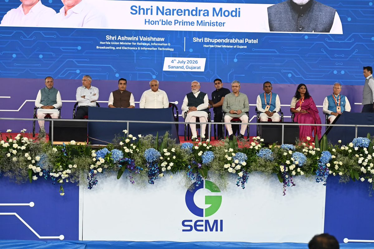 CGSEMI_Official's tweet photo. We had the privilege of welcoming Hon’ble Prime Minister Shri Narendra Modi, Hon’ble Chief Minister of Gujarat Shri Bhupendrabhai Patel, and Hon’ble Union Minister Shri Ashwini Vaishnaw, Minister for Railways, Information & Broadcasting, and Electronics & Information Technology, Government of India, along with industry leaders and partners, at the commencement of commercial production at CG Semi’s G1 OSAT facility in Sanand, Gujarat.

A proud milestone as government, industry and global partnerships come together to strengthen India’s semiconductor ecosystem and advance the vision of Atmanirbhar Bharat.

#CGSemi #Semiconductors #IndiaSemiconductorMission #MakeInIndia #AtmanirbharBharat #OSAT

@PMOIndia @narendramodi @AshwiniVaishnaw @CMOGuj @InfoGujarat @GSEM_DST