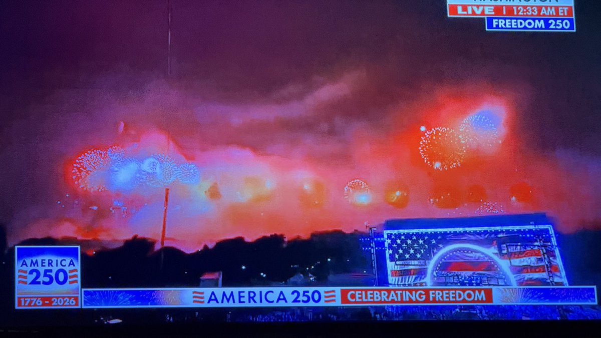 JupiterRisin's tweet photo. Omg, this is so over the top!  I love America!!🇺🇸 https://t.co/mQkXSj1yVd