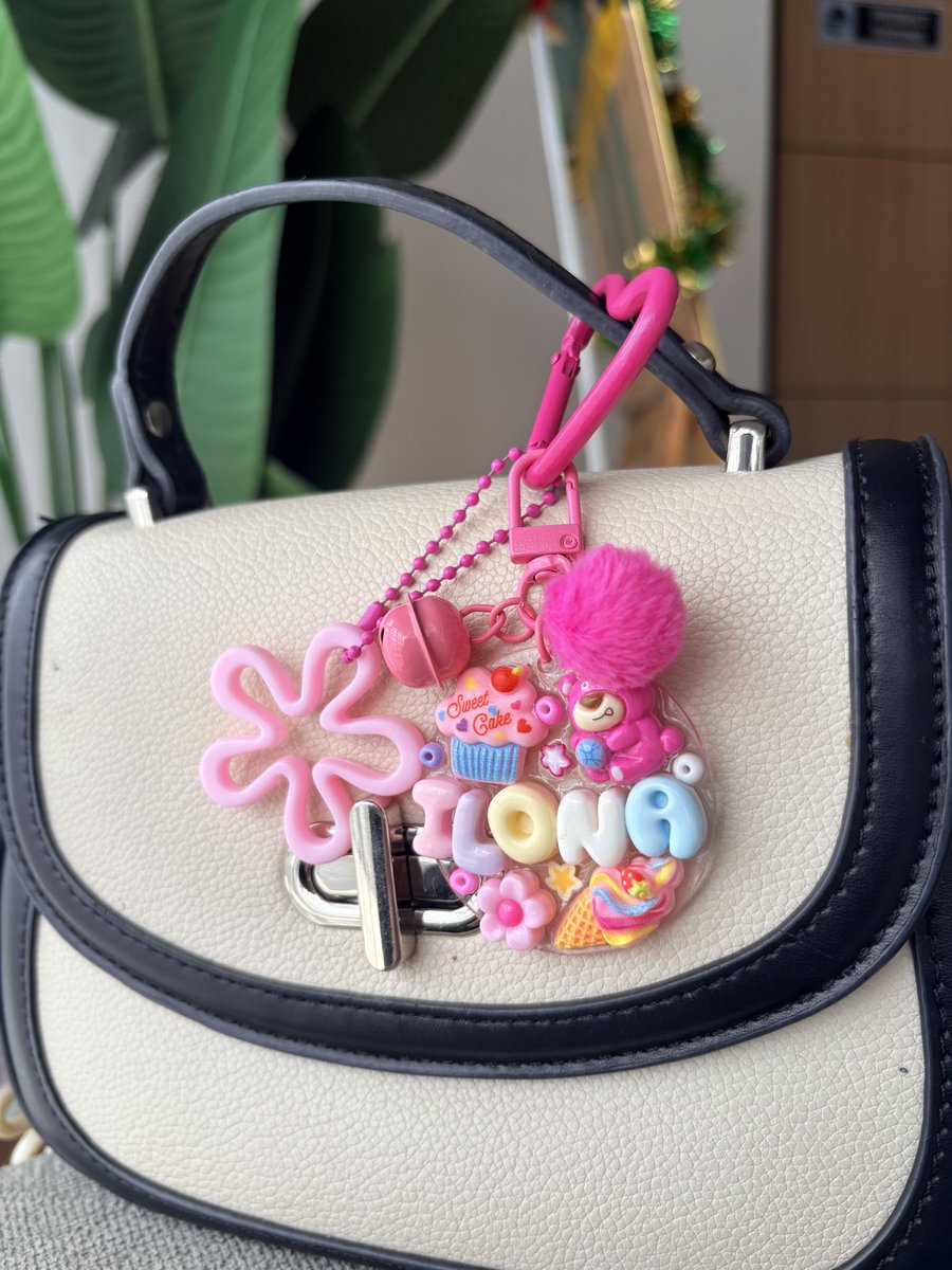 K_noonacraft's tweet photo. Open PO ganci nama
Bahan acrylic + clay
Bisa request nama + warna
Harga 35rb
Yg minat boleh DM yuk
Bisa 🍊 juga
https://t.co/sTCyIiMBYE
#ganci #keychain #keychaincustom https://t.co/WzeC8kWfFt