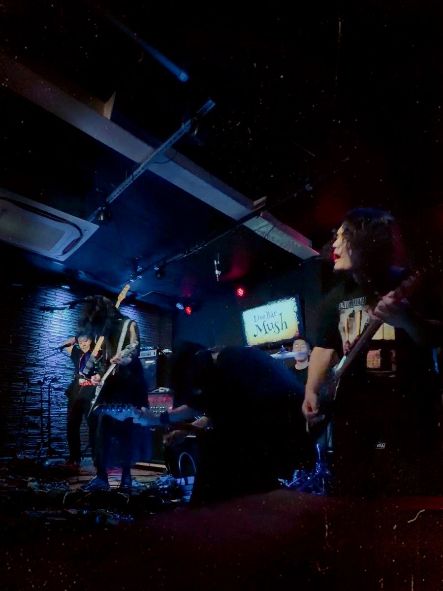 collapse_s's tweet photo. 昨夜はSUPER DYNAMIX ALTERNATIVE VOL.4@新潟Live Bar Mush
ご来場の皆さまならびに共演のみなさま、なによりも主催ヤスメさん、本当にありがとうございました！
あたたかく迎えて頂き、よい夜になりました☾🐏 https://t.co/Ovvi94aeUw