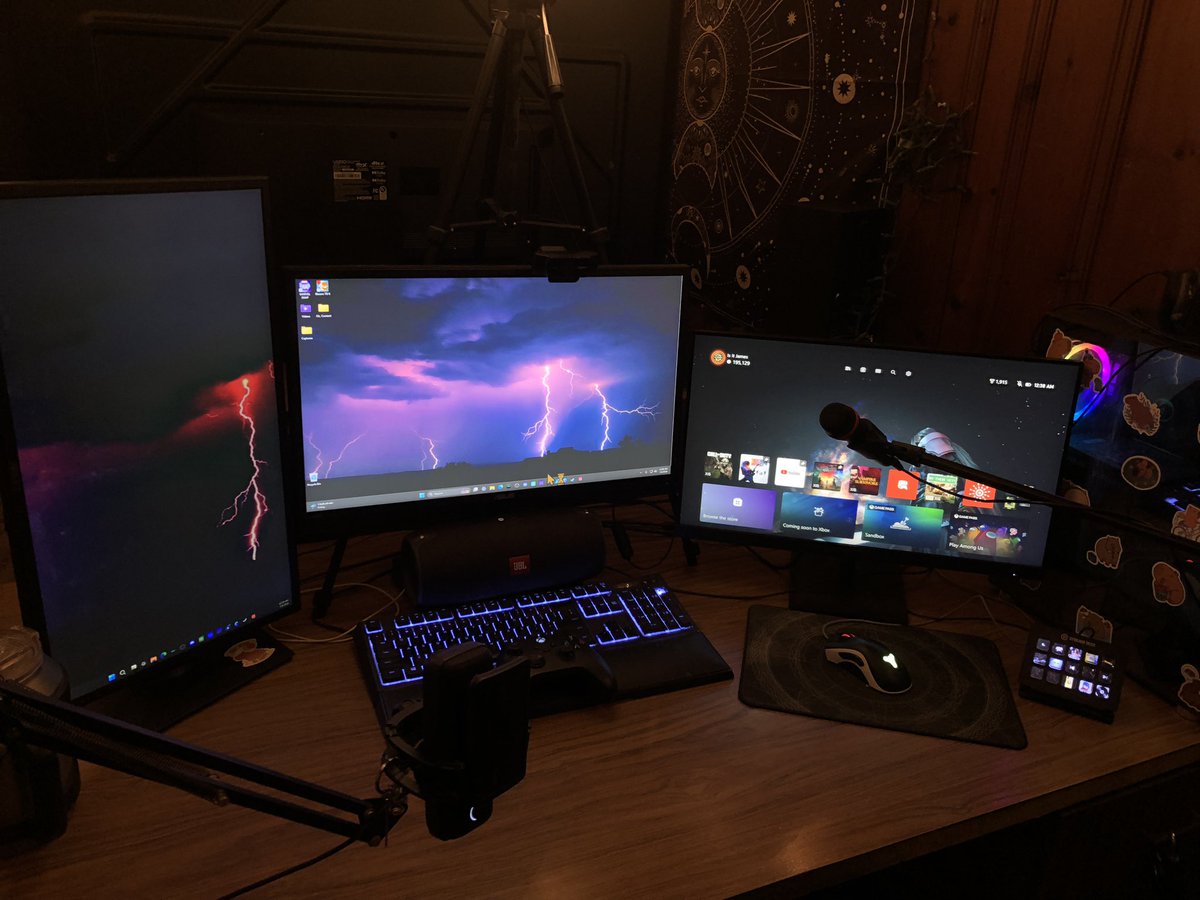 JPleaseGodNo's tweet photo. Welp….. I suppose streaming is about to be back on the docket https://t.co/syUAzA0hvi