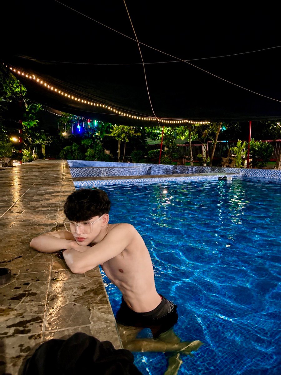 kyomitsuro's tweet photo. ano tara swimming fun? HAHAH dejoke https://t.co/qBQtPcTHWs
