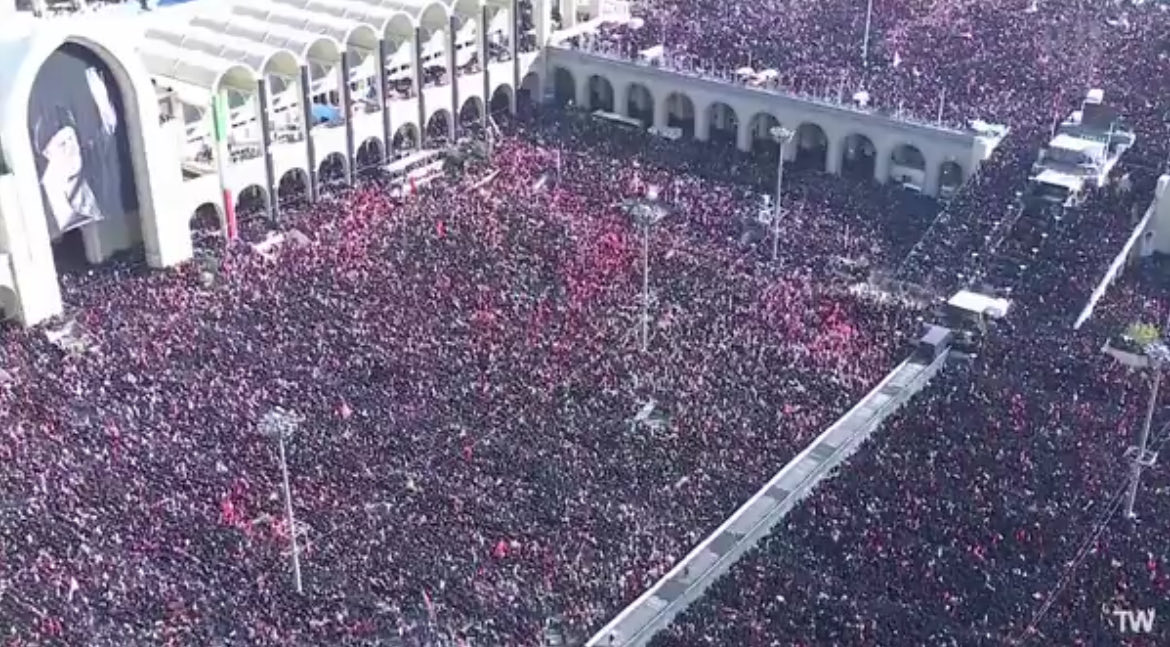 ftm_ro's tweet photo. مردمِ مبعوث شمایید که باعث شدین نماز رهبر شهیدمون انقدر باشکوه برگزار بشه، افتخار میکنم باهاتون هم‌وطنم… https://t.co/n3Njmnt2LY