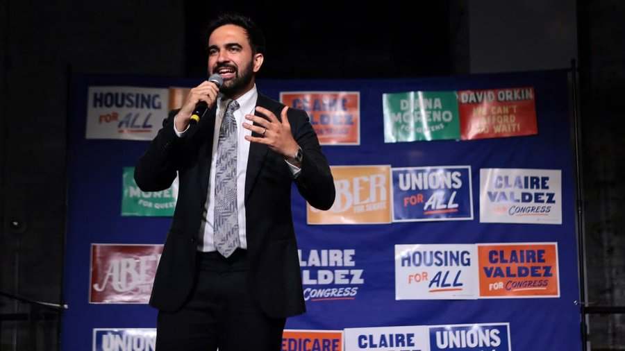 JoopSoesan's tweet photo. De Joodse politieke macht in New York is ingestort, en Zohran Mamdani is daar het bewijs van.
Als New York niet langer als een Joods politiek bolwerk kan worden beschouwd, dan is de vraag niet of Mamdani gevaarlijk is. De vraag is of het Joodse leiderschap nog wel serieus te nemen is. https://t.co/yuhshBNqzw