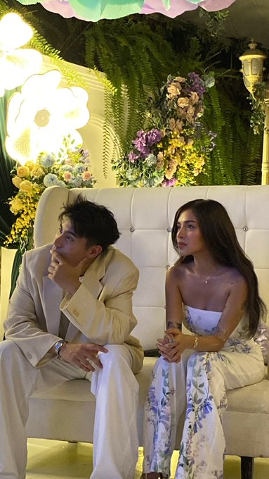 eLv_mb's tweet photo. @miksxela our only duo y

HAPPY 1YEAR BREKANNIVERSARY https://t.co/pG22A3oZEI