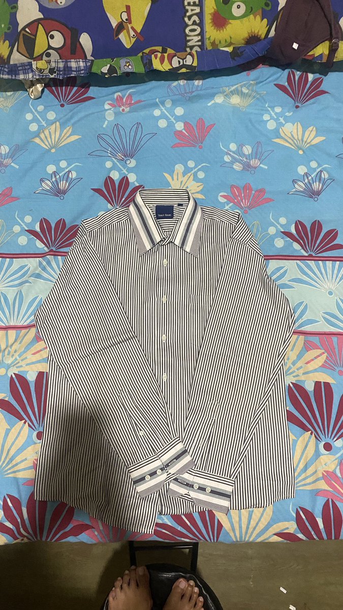 pyramddsfranko's tweet photo. WTS 

🛍️ kemeja stanley adams kain masih bagus banget, nggak dipakai lagi soalnya udh gamuat 
💸45k

bisa oren https://t.co/u1jYL8gJuZ