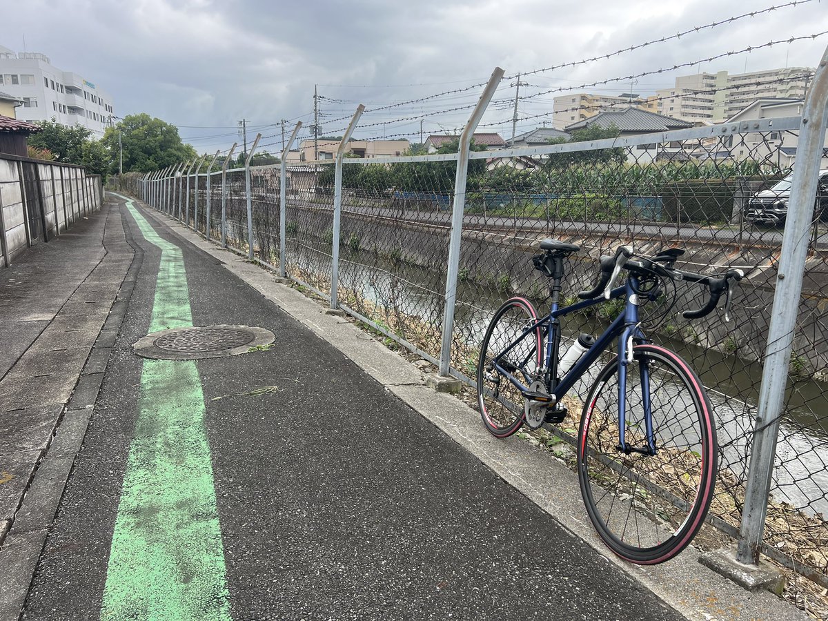 drifter0520's tweet photo. 梅雨の晴れ間ポタリングなー

昨日のパンク騒ぎがあったので、流石に念のための準備は万全に... https://t.co/QOod1r0AmZ