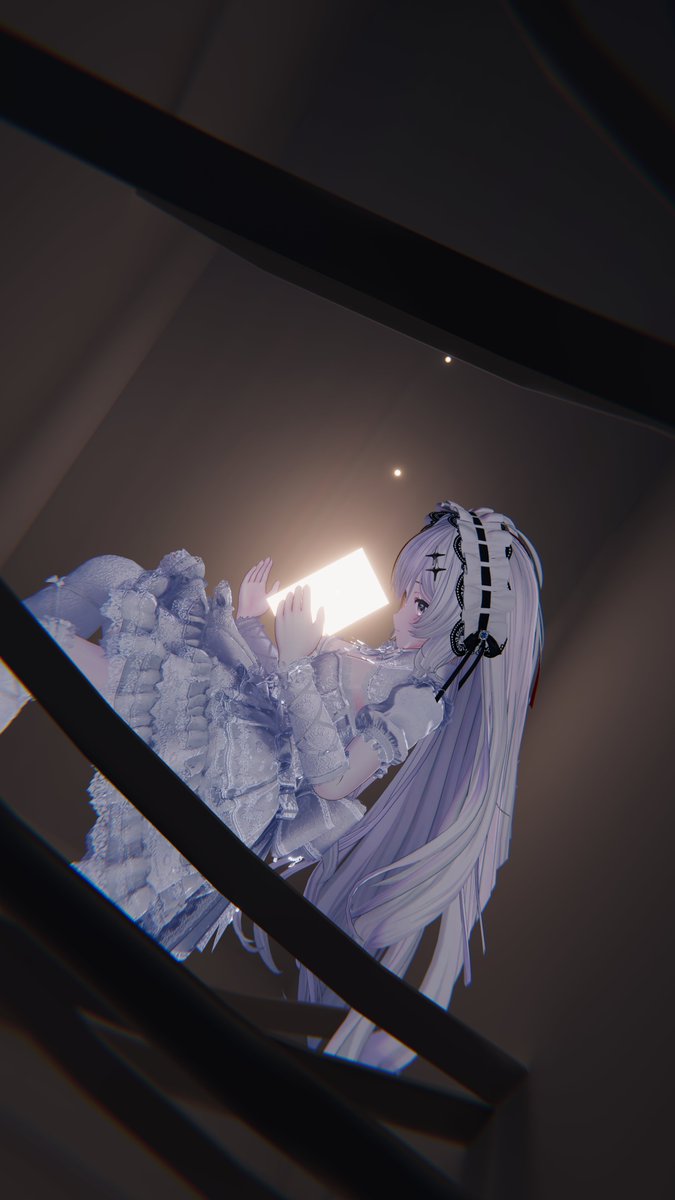 yeshutian's tweet photo. #SilverMoonVR
像是在等待命运的降临，阅读着塔罗的启示 https://t.co/BPkLI92kN5