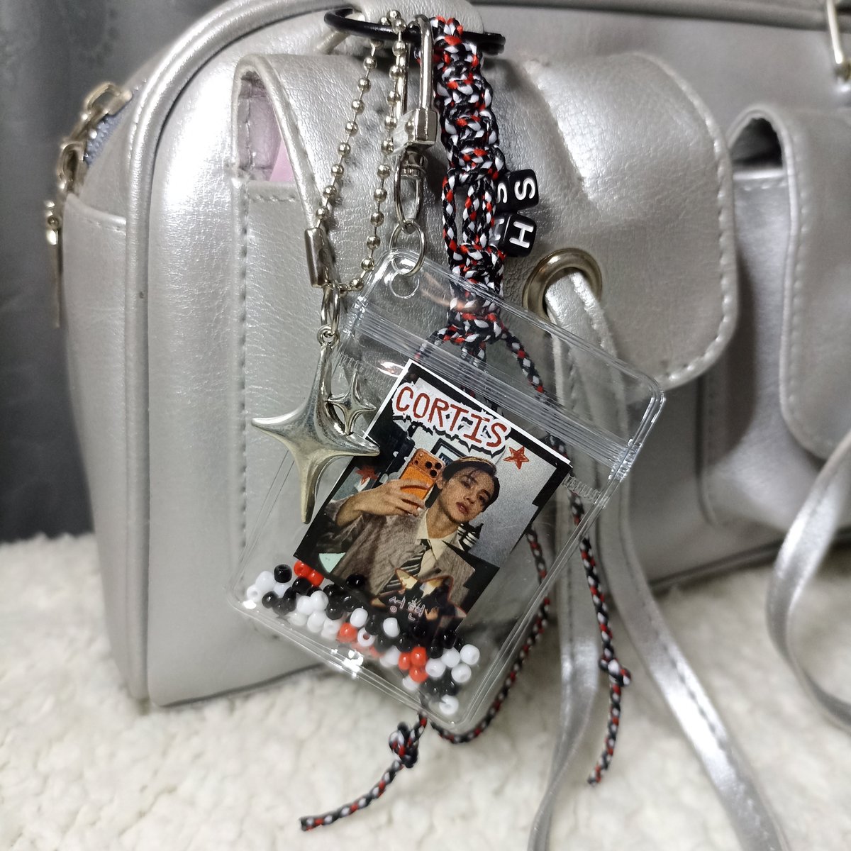 anothrkey's tweet photo. [help RT--thankyou 💗]

Hi Coer! Looking for CORTIS bag charm?? 
⛧OPEN ORDER CORTIS PVC Bag Charm⛧

🔗https://t.co/IHpUGO4Hw8

💸 only 13k
LIMITED READY STOCK. Ready all member ver ✔️

Thank u for supporting our small businesses! Every purchase means a lot to us💖 https://t.co/Wvg0WEY794