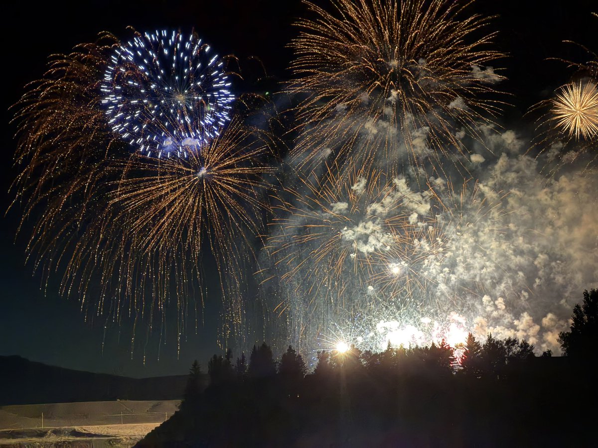 wander_filled's tweet photo. A very happy Independence Day from Cody, Wyoming where the fireworks were spectacular! 

#WanderFilled #ThatsWY #CodyYellowstone #4thofJuly https://t.co/im5k8OKvDv
