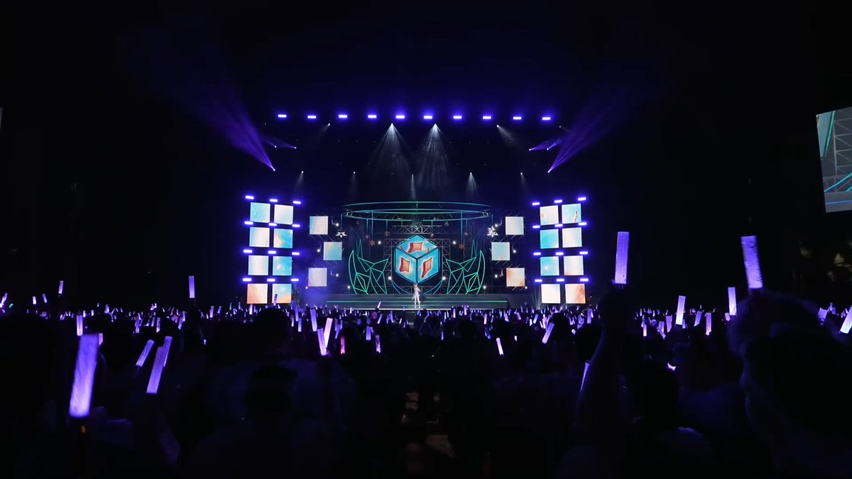mpien6's tweet photo. Ina singing Kanata's last original song...her voice so beautiful...thank you🥺🥺🥺💜💙

#holoSerendipity https://t.co/FHcp8422mo