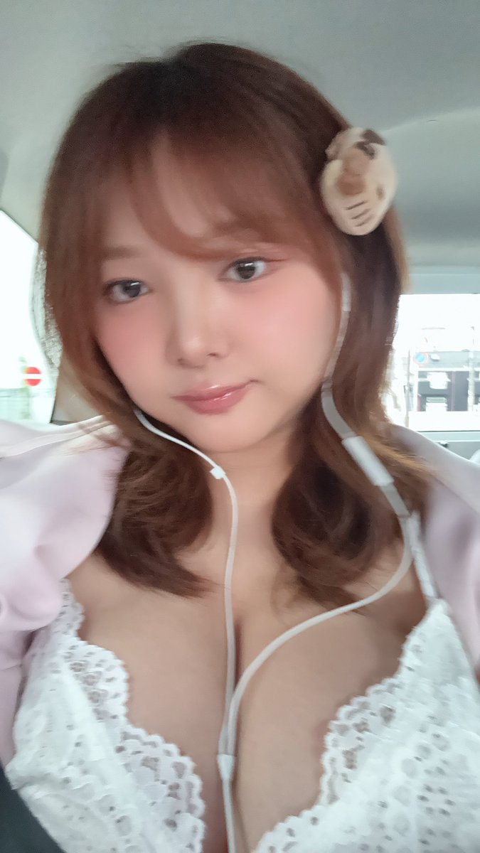 yuikudo0306's tweet photo. 朝から四柱推命の勉強をしていて今挫折したところなんですけど、そこから「私はどんな人間で、どんな生き方をしたいのか」と感じたのでA4用紙3枚使って10年の計画を殴り書きしました。

冷静に課題が割と見つかって絶望してる…

でもよかったのは、何をするかより何をしないかが整理できたので頑張れそうです🔮

あ、スピってないですよ🙏