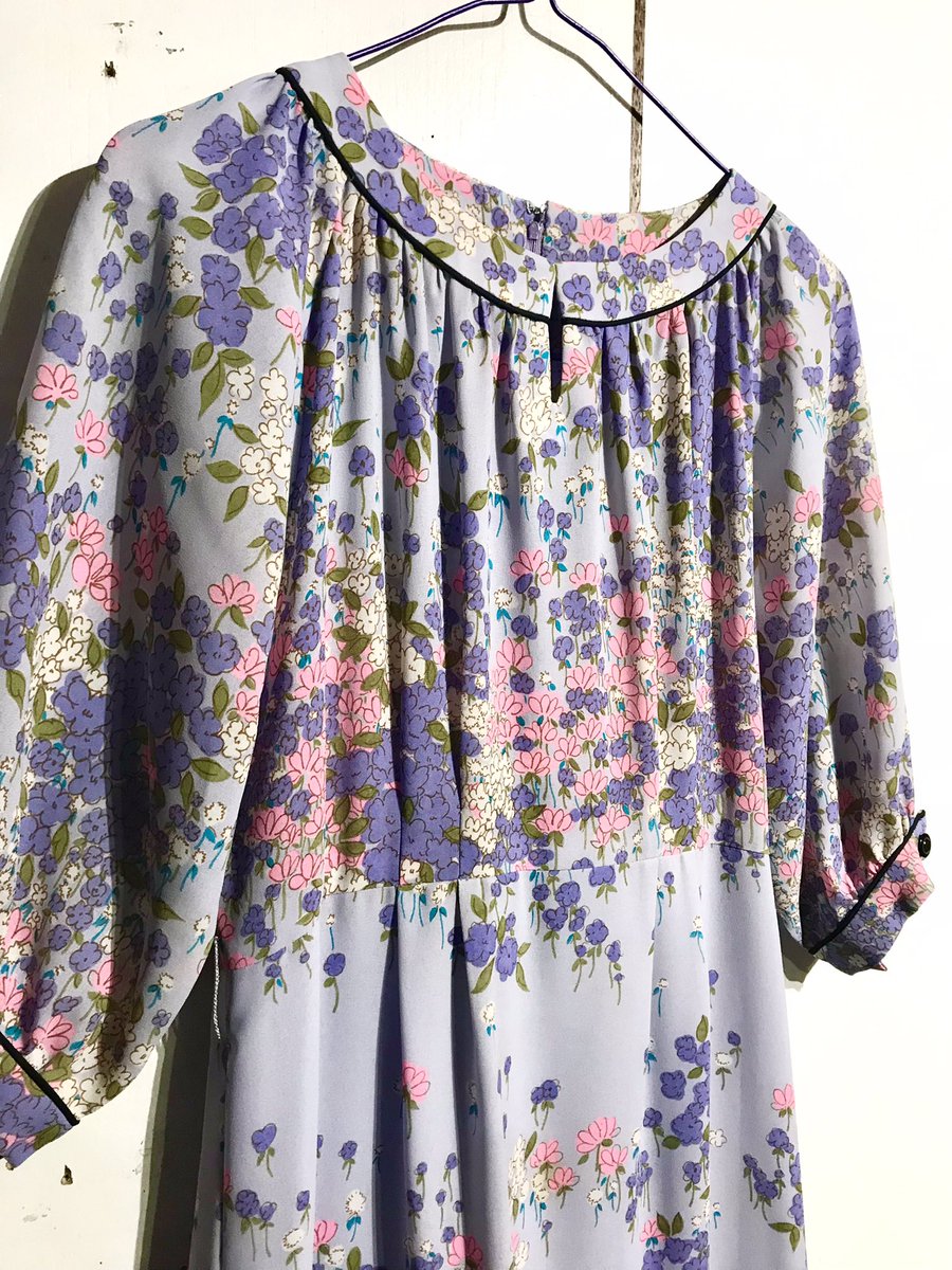今日のわんぴーす⑤】 🪷70's 花柄ワンピース M〜Lくらい ラベンダー