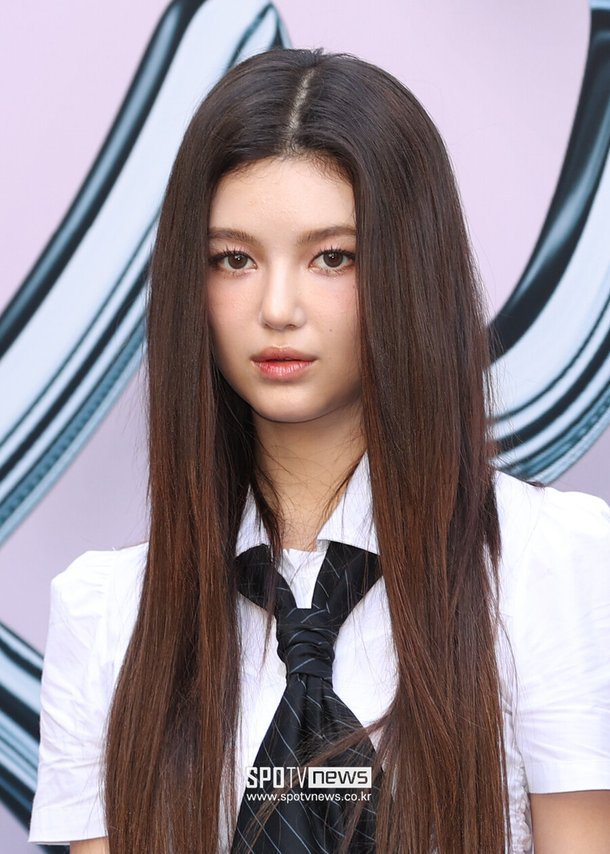 LeJournalHQ's tweet photo. NewJeans' future is splitting in two.

While Haerin, Hyein, and Hani continue fueling comeback rumors after being spotted filming in the U.S., Danielle remains locked in a high profile legal battle with ADOR, with both sides clashing over allegations of independent activities and an ongoing ₩33.09 billion ($24M) damages lawsuit.

As comeback speculation grows for the returning members, Danielle's case appears headed for a lengthy court fight marking a sharp contrast in the paths of the group that once stood together as NewJeans.

https://t.co/EISPNjq8Vz