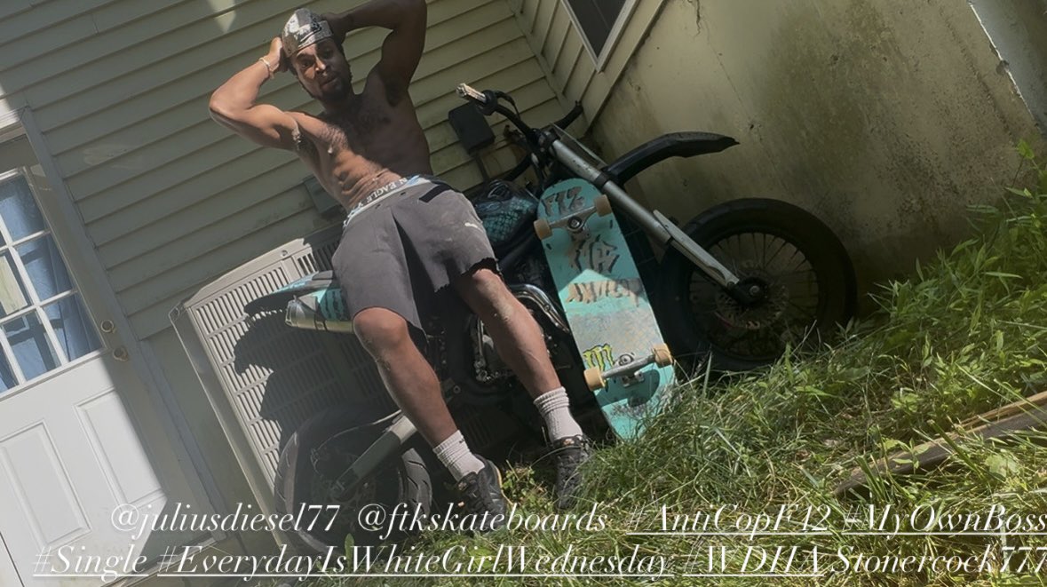 JuliusDiesel77's tweet photo. You subbed to my OF yet?! (WDHA?!)🆕📲👯‍♀️😈💯
#Stonercock777 #JuliusDiesel #FTKSkateboards #AntiCopF12 #MyOWnBoss #NoPigeonz  #Single #EverydayIsWhiteGirlWednesday #WDHA #BBC #Cumshot #Hung #FootFetish #Soles #Cumshot #Ripped #Abs #Cashmaster #MaleFootDom
 
https://t.co/colHpfum70 https://t.co/JVGvnvyNqj