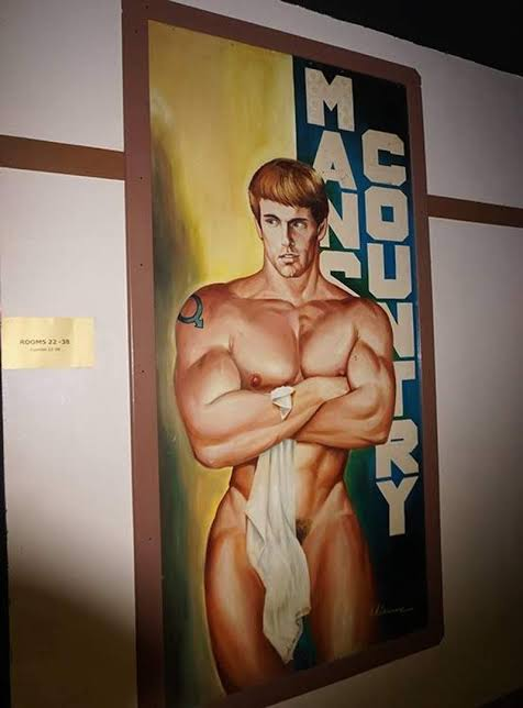 dads_jockstrap's tweet photo. Man's Country was a legendary, long-running gay bathhouse and private club for men in Chicago, operating from 1973 until 2018. Located in the Uptown neighborhood at 5015 N. Clark St., it was a significant hub for LGBTQ+ history, community building, and sexual liberation, founded by Chuck Renslow