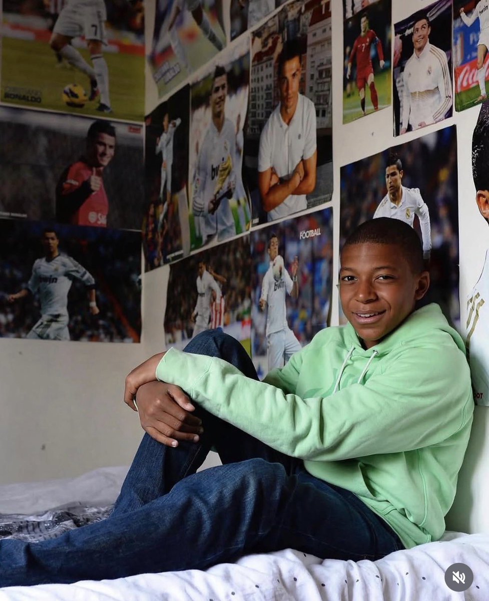 kephasjoe's tweet photo. 🚨🗣️ Kylian Mbappe :

“I love scoring goals… but Cristiano Ronaldo is the master of it. Everyone knows that. He’s my idol. 👑🔥” https://t.co/DFzkP0Bec8