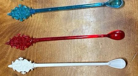 Sen_7072's tweet photo. @nakadatenshi 子供の頃、お中元でカルピスが届いた時、めちゃときめいたわ　しかも、オレンジとグレープが入っていた時はもう嬉しかった　カルピスを作る時にカルピスに付いていた、マドラーでくるくる回してたよね
懐かしいわw https://t.co/qWKcJtuDqk