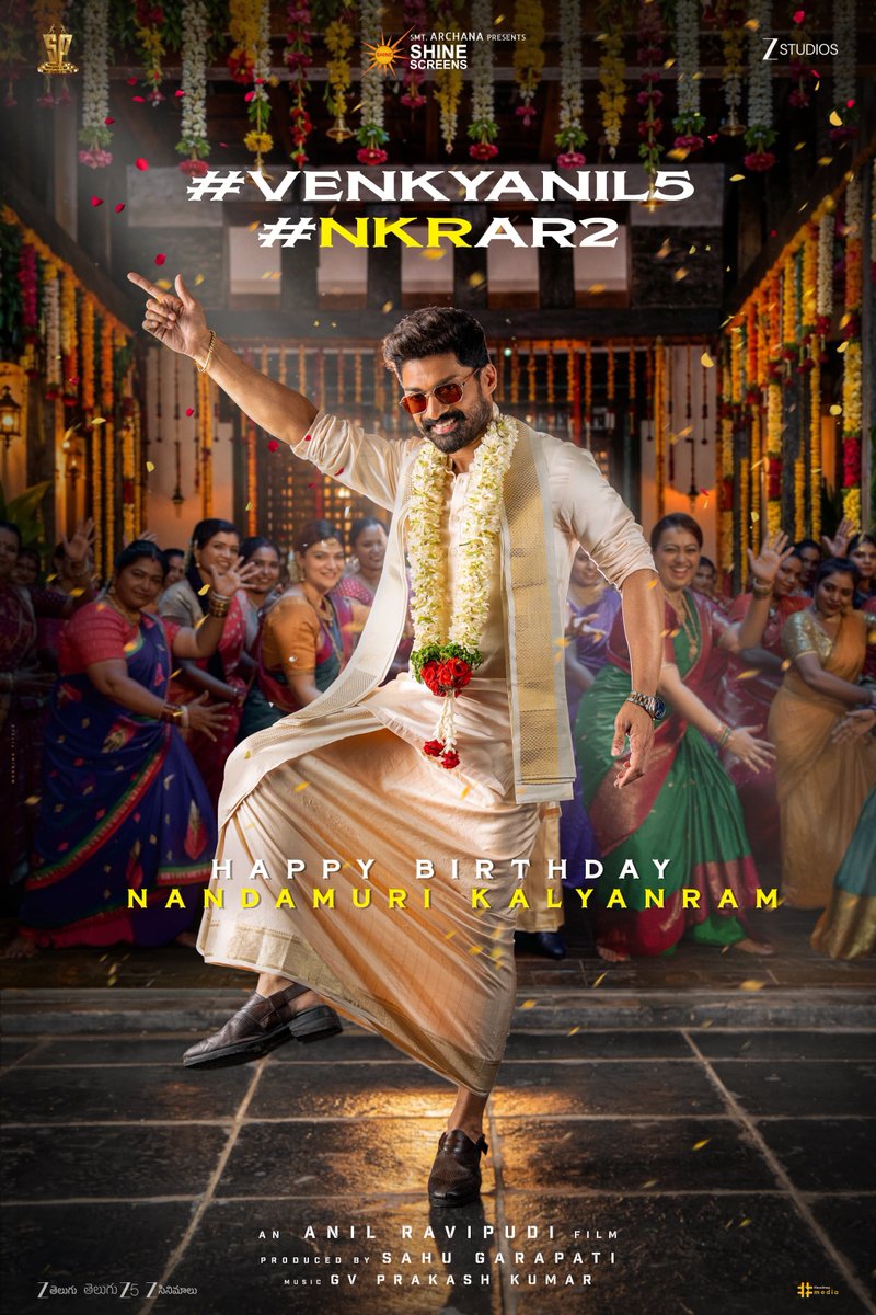 NTRArtsOfficial's tweet photo. Absolutely loved the #NKRAR2 first look! 🤍

@NANDAMURIKALYAN garu looks stylish, charismatic, and traditional all at once.✨

#HappyBirthdayNKR

#VenkyAnil5 
Victory @VenkyMama @AnilRavipudi @KeerthyOfficial @IamKrithiShetty @gvprakash @sahugarapati7 @YoursSKrishna @Shine_Screens @ZeeStudios_ @SureshProdns @zeestudiossouth