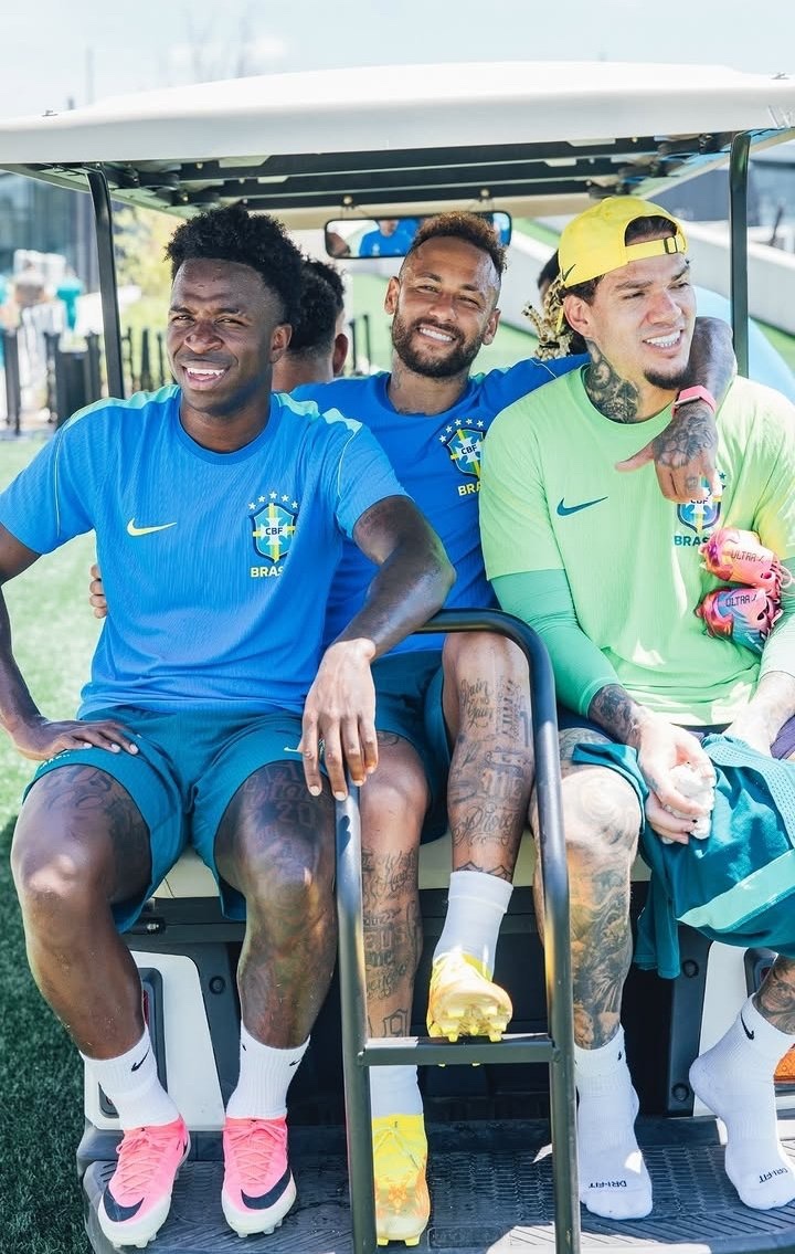 theMadridZone's tweet photo. Viní Jr. x Neymar x Ederson

🇧🇷 https://t.co/1WDfU5yhMW