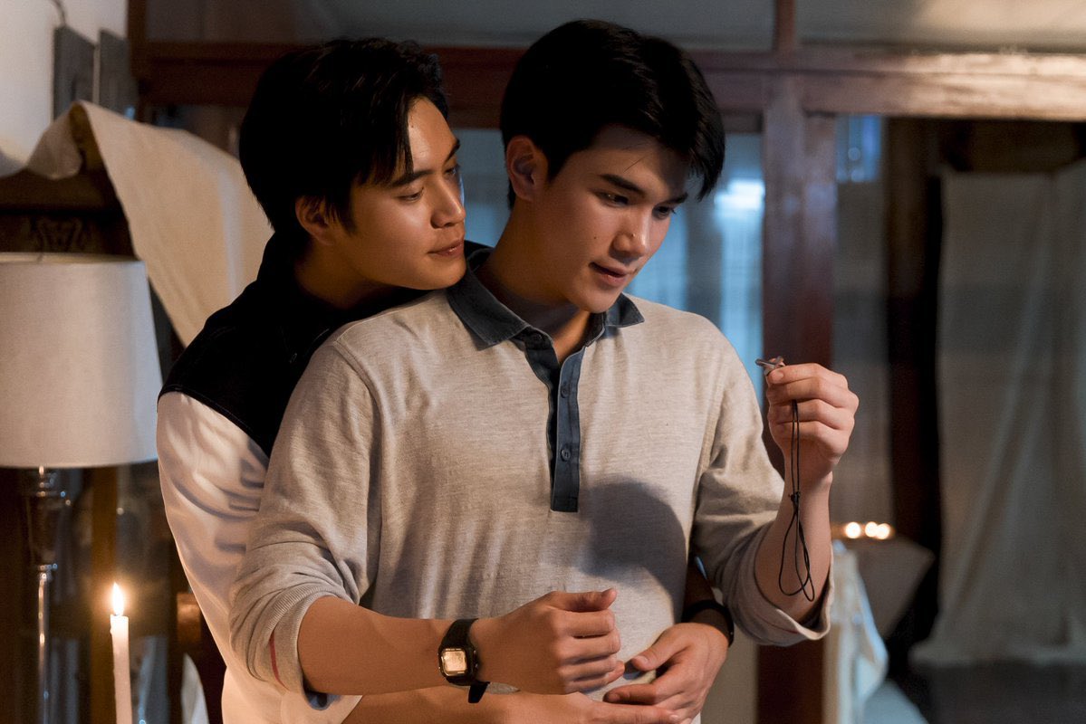ellaellacw's tweet photo. #TicketToHeavenFinalEP

ตอนแทนรักเจอสร้อยไม้กางเขน beloved ที่บาร์ธไม่ใส่ แทนรักก็ไม่กล้าใส่ บอกพระเจ้าอาจไม่ให้อภัยตัวเองเหมือนกัน แต่ปัจจุบันแทนรักใส่ติดตัวตลอด เหมือนเป็นสัญลักษณ์นึงในการบอกรักทั้งกับบาร์ธและพระเจ้าไปด้วยกันเลย บาร์ธก็ดูชอบให้แทนรักใส่มากๆฮีคงฟูลฟีลที่แทนรักแสดงออกว่ารักตัวเองมาก จากเมื่อก่อนที่กลัวว่าแทนรักจะรักและเลือกพระเจ้า แต่ตอนนี้ทั้งชีวิตรักของบาร์ธแทนรักมีพระเจ้าอยู่ด้วยเสมอ เป็นตอนจบที่ดีมากอ่ะ