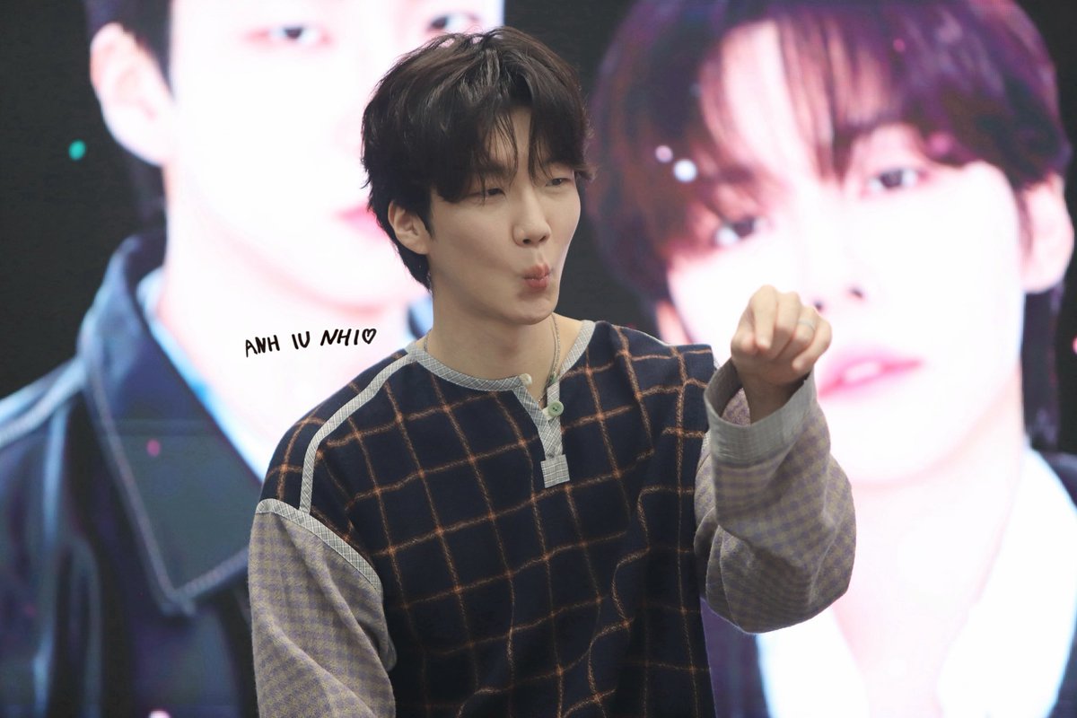 jin2jinu's tweet photo. 260704 KBEE in HANOI
많이 이렇게 웃어줘 오빠야💙
#위너 #이승훈
#WINNER #HOONY @official_hoony_ https://t.co/xxgTf0Rfpe