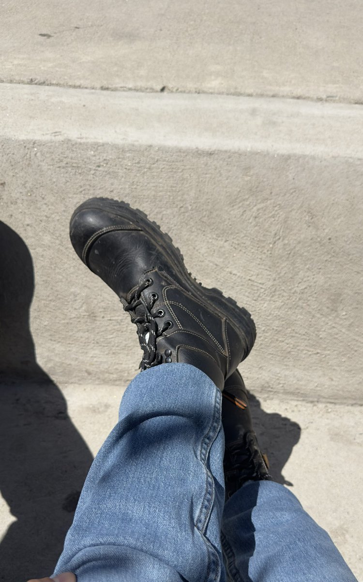 cashmasterdani's tweet photo. Amo virtual. 
Mándame mensaje por DM putita. 
Acordamos límites. No tengas miedo 🔥
#findom #latindom #cashmaster #alpha #finsub #malefeet https://t.co/Xxdgoukmzv
