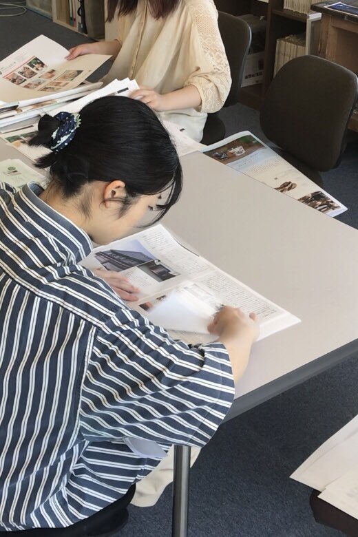 n_slow's tweet photo. ←金曜日は7月号の色校正
　土曜日はガンケフェスのスタッフ→
編集部の日常は、スロウでハードで奥行き豊か🌱 https://t.co/gPQt5mYSsa