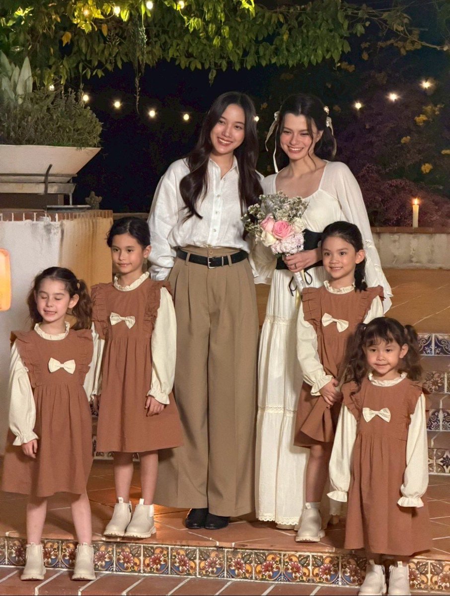_kath_506's tweet photo. Freen con 4 de sus 10 mini Beckys 

THE AIR FINAL EPISODE
#เสน่หาวาโยตอนจบ https://t.co/Dfu9N9bqKF