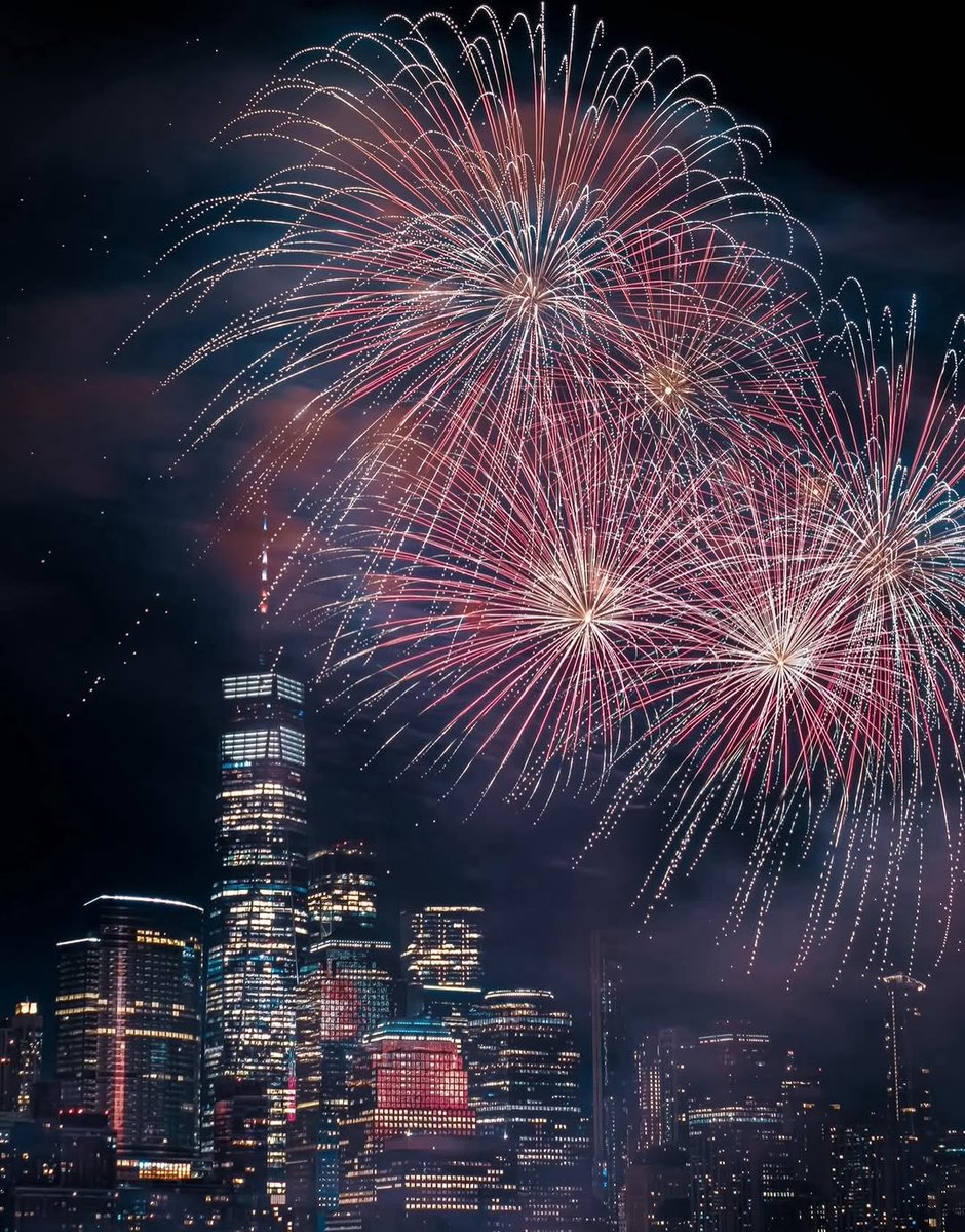 CityScapesNC's tweet photo. Manhattan, New York 🇺🇲 https://t.co/Q8AhvaGT9A