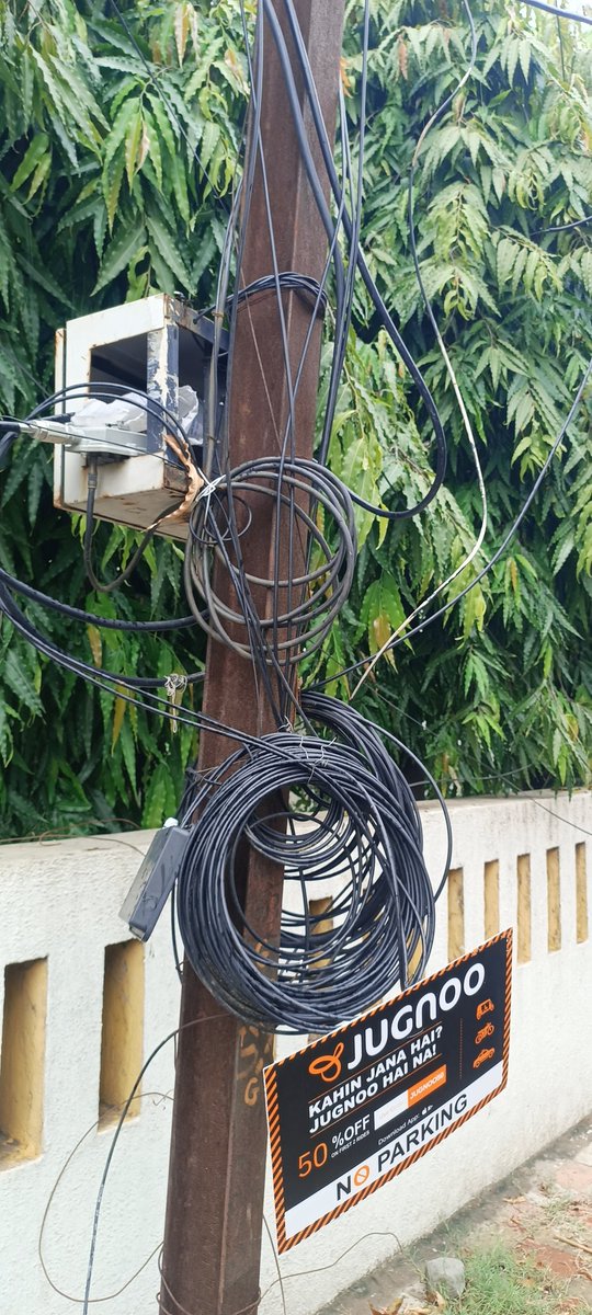 doshidevangv's tweet photo. Requesting @VadodaraMahan, @DoT_India, @TRAI, @Vadcitypolice, @CMOGuj, @sanghaviharsh, @GTPLHathwayLtd, @reliancejio to take proactive action before a preventable accident occurs.
#Vadodara #PublicSafety #DigitalInfrastructure #Telecom #smartcity https://t.co/rUExXZGSgn