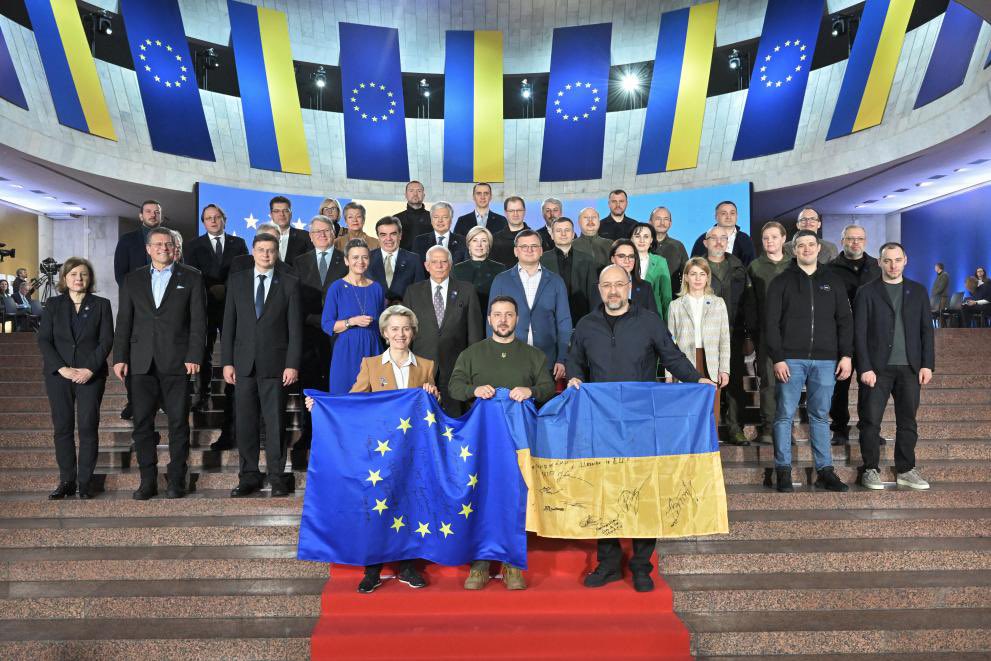 SlavicNetworks's tweet photo. 🚨SLOVAK PRIME MINISTER ROBERT FICO: “THE COUNTRIES THAT SUPPORT UKRAINE THE MOST MILITARILY WILL BE THE ONES THAT MOST OPPOSE ITS EU MEMBERSHIP — BECAUSE THEY FEAR THE HUGE IMPACT ON THE EU BUDGET” 🔥🇸🇰

Robert Fico stated that countries providing the strongest military support to Ukraine in its war with Russia will likely be the strongest opponents of Ukraine joining the European Union. He argued that they fear Ukraine’s accession would place an enormous financial burden on the EU budget.

Ukraine’s potential membership in the EU would require massive financial transfers from current member states to help modernize and integrate its economy. Fico warns that the very nations currently sending the most weapons and aid to Kyiv may turn against its EU entry once they realize how expensive it would be for European taxpayers.
The statement highlights growing concerns across parts of Central and Eastern Europe about the long-term costs of further EU enlargement during wartime.