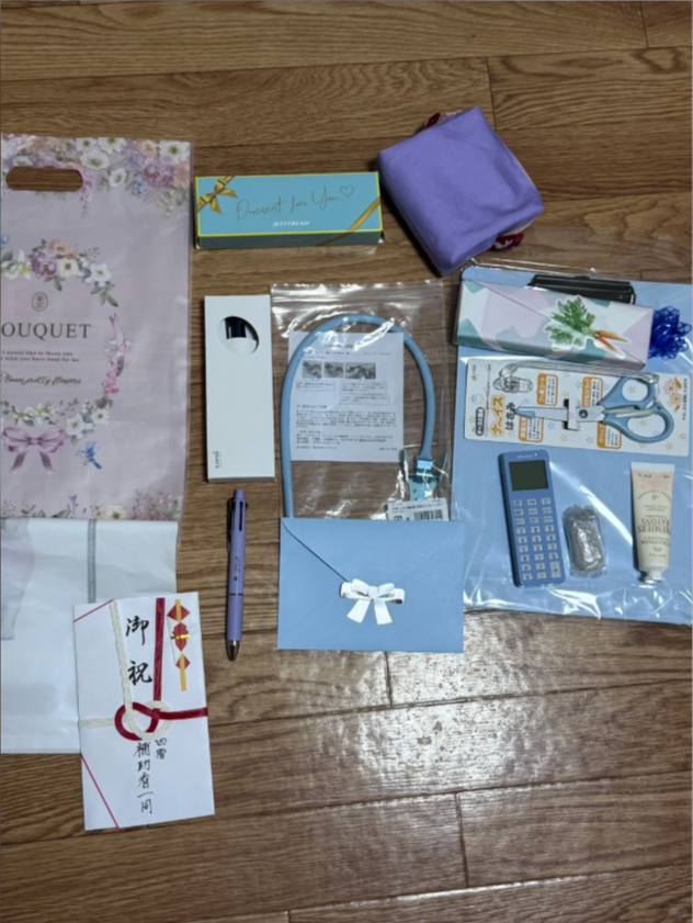 nnh773's tweet photo. プレゼント届いて本当に嬉しい！みんな大好きだよ〜 https://t.co/arW18lL1Ro