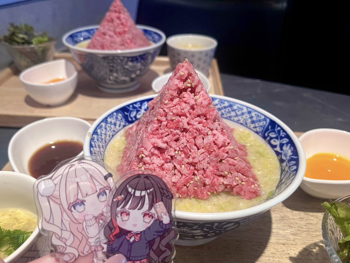 __xx9u's tweet photo. 📍ヒロキヤ 六本木

数量限定のピラミッドユッケ丼✨️
ボリューム満点でおなかいっぱい😋💯 https://t.co/Pkw99ICGdY