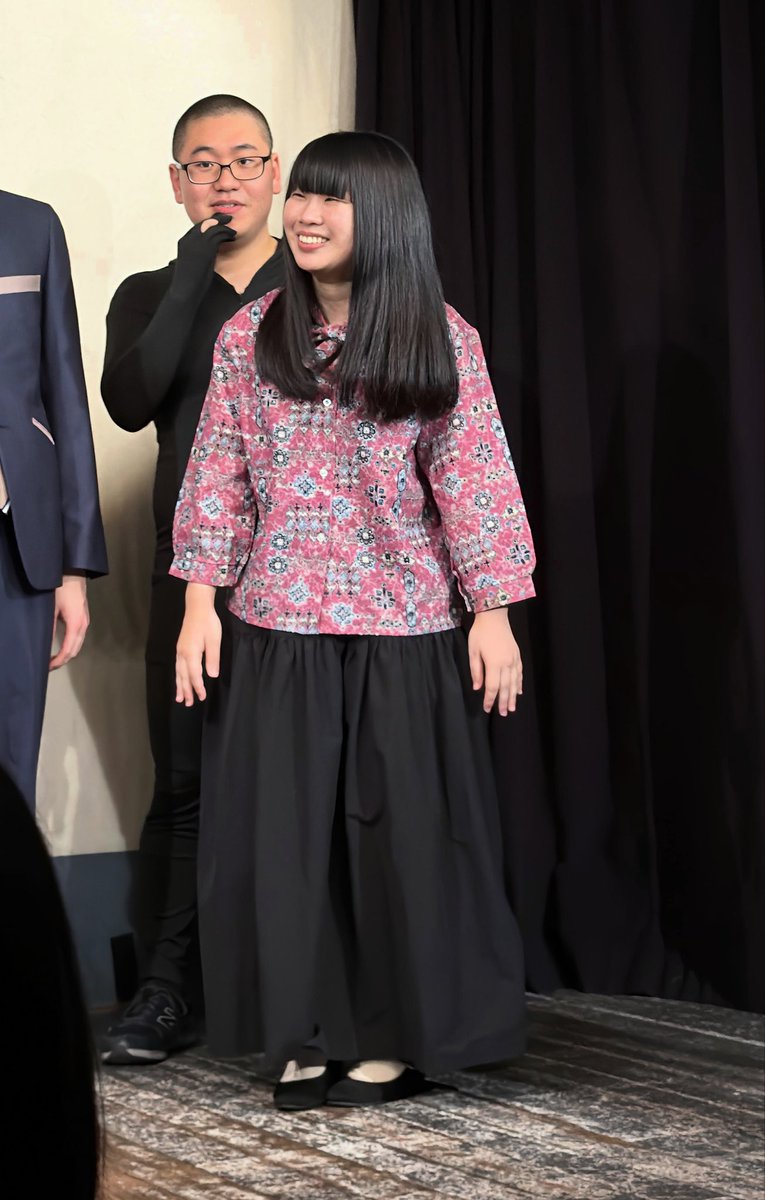 MaruMrio89's tweet photo. バカ爆走昼公演『爆炎ジュゴーン企画公演』
久しぶりのバカ爆走、黒木さんのネタ面白い！今日のライブで一番笑った🤣
トークコーナーでは黒タイツ着てた渡こってりとコンビ扱いされてた😅
今度のライブも予約した、また楽しみが増えた😆
#バカ爆走 #黒木 https://t.co/hUvvDWCARm