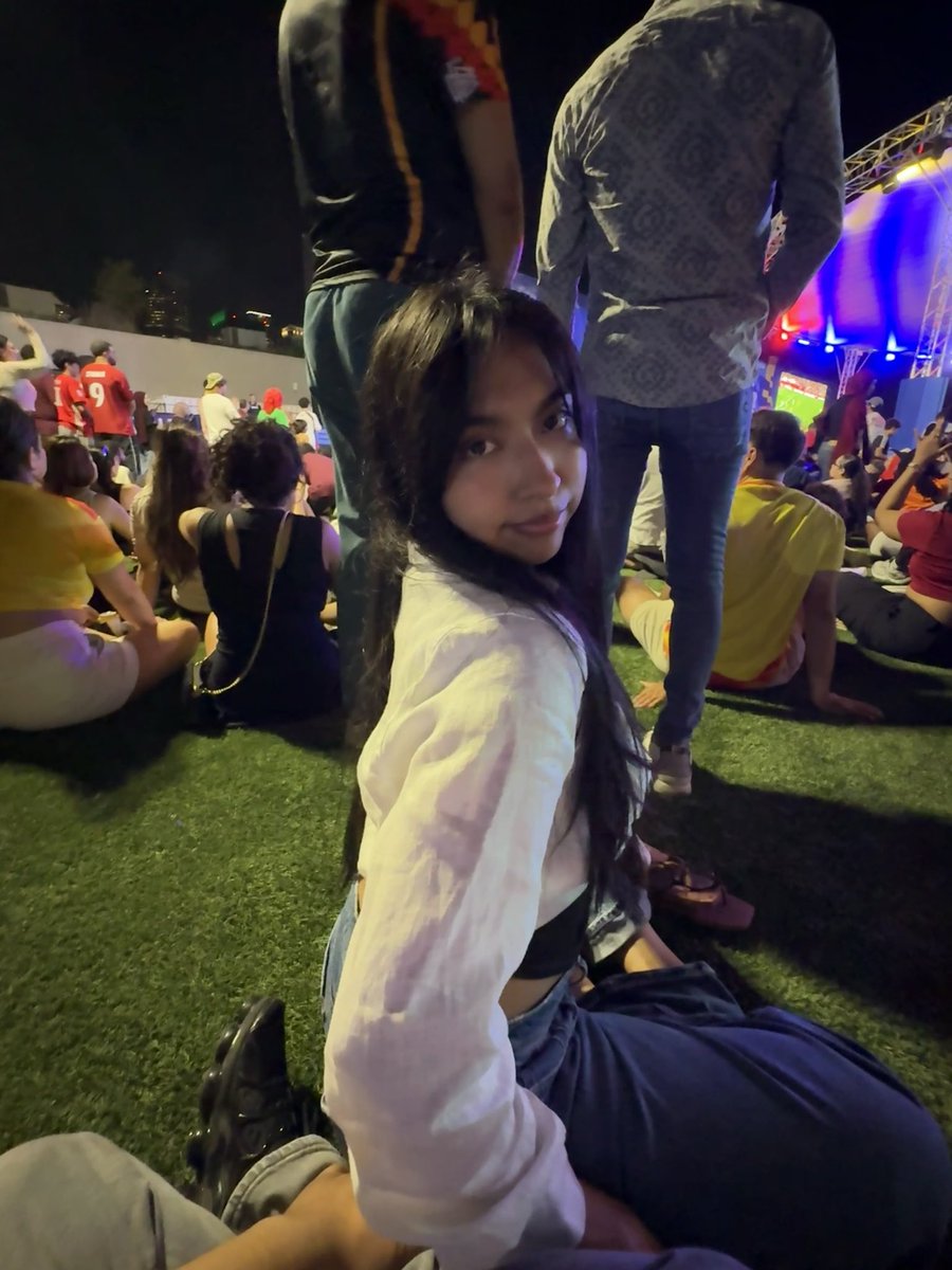 evelynalexiaa's tweet photo. weekends https://t.co/QTSnfjZN95