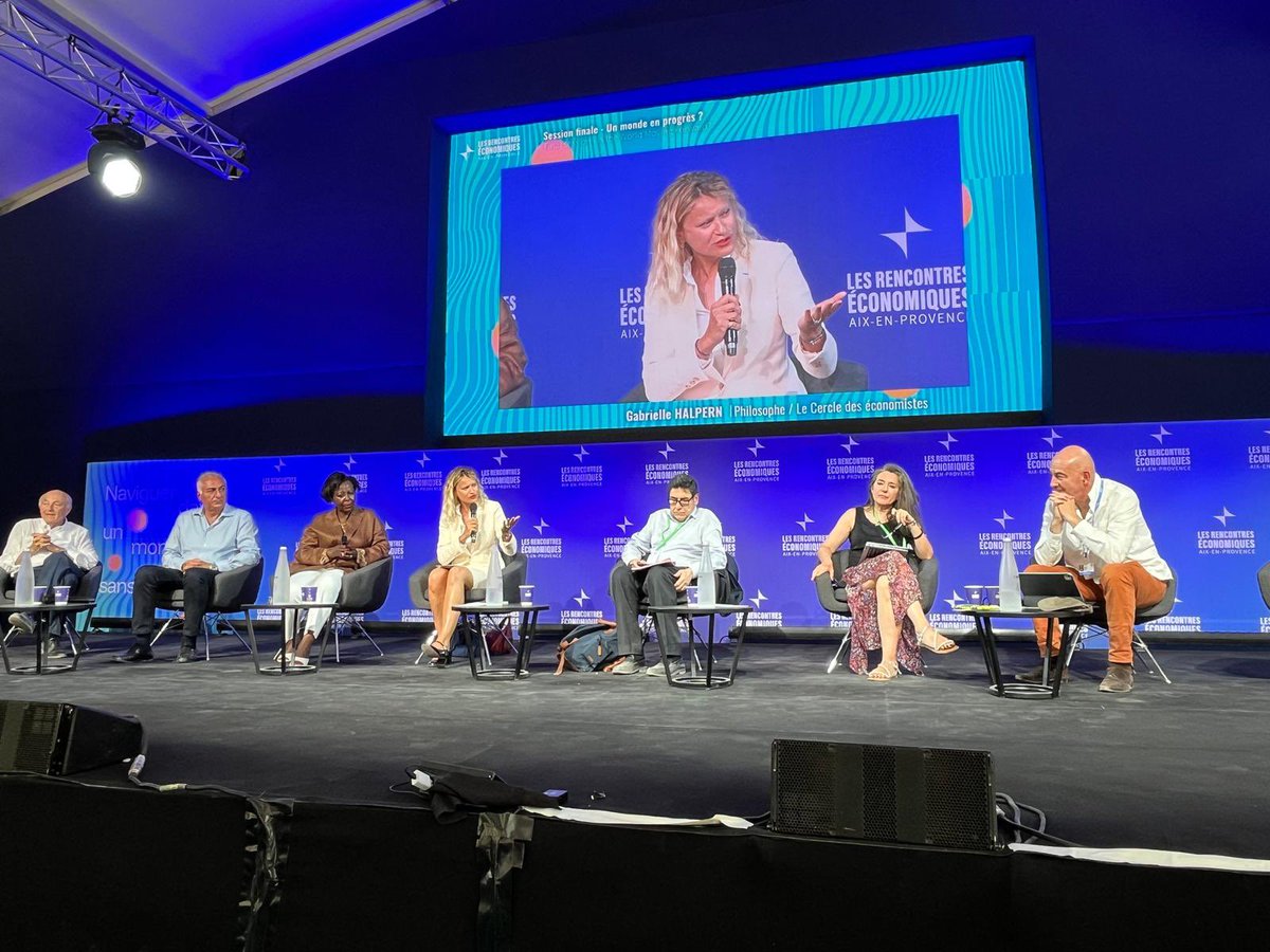 OIFrancophonie's tweet photo. Aux Rencontres Économiques d’Aix-en-Provence, la Secrétaire générale de la Francophonie, Louise Mushikiwabo, est intervenue lors de la plénière de clôture « Un monde en progrès ? », aux côtés de: Reza Pahlavi, Philippe Aghion, Emmanuelle Auriol et Gabrielle Halpern. 

Au cœur de son propos : « Comment naviguer dans un monde sans repères ? En collaborant, en se tenant la main et en veillant à ce que les progrès restent au service de l’humain. »

Ce panel était modéré par François Lenglet sous la coordination de Jean-Hervé Lorenzi
#REAix2026 #Francophonie