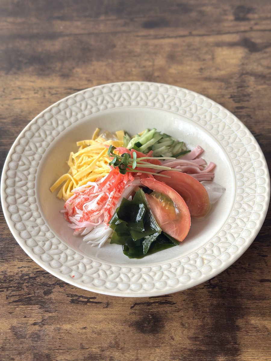 huwaro_yakuzen's tweet photo. 梅雨明けはまだですが…
冷やし中華始めました🥢
今日はサロン店休日。 https://t.co/fkr2ey3gBE