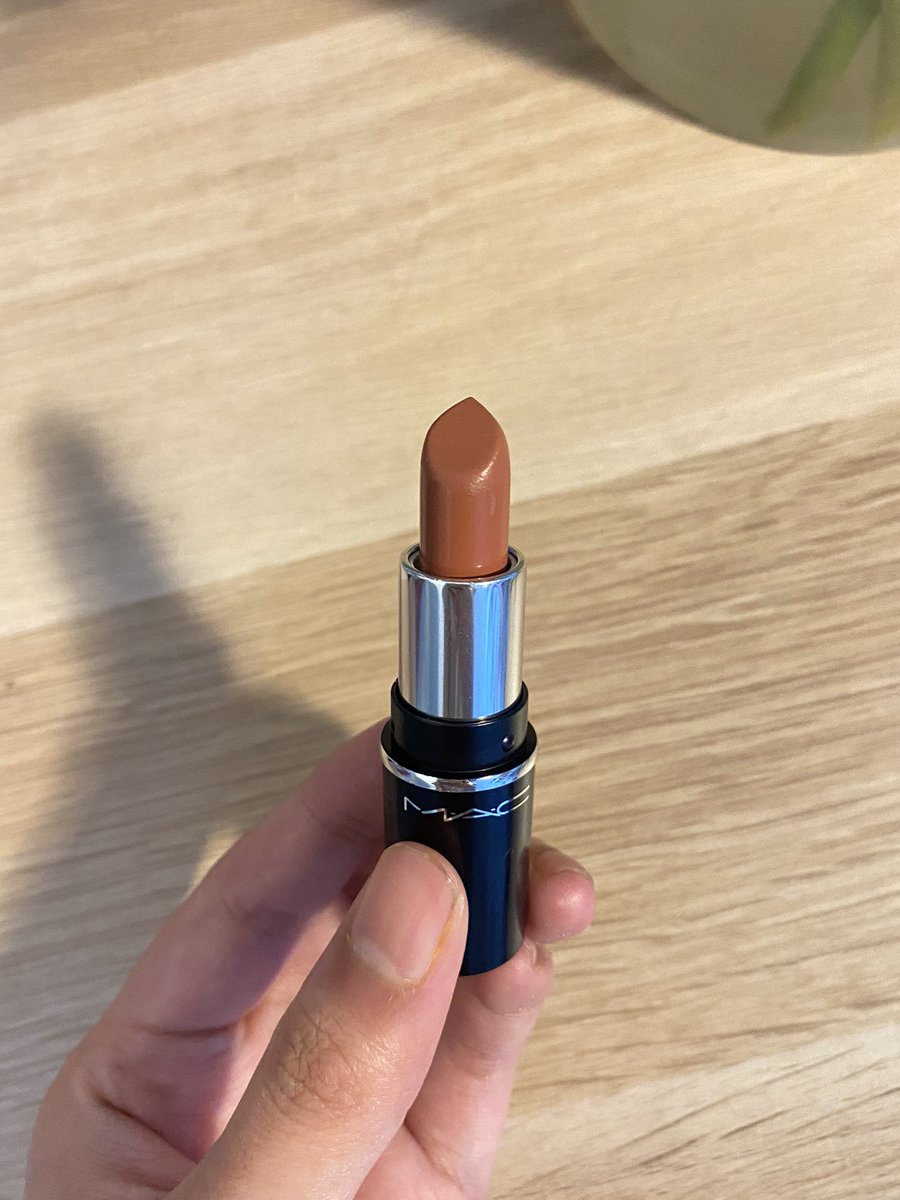 calasbt's tweet photo. WTS 

mac mini lipstick shade warm teddy — 80K

100% original, dapet as a gift dari official store mac tapi sayangnya shade nya ngga cocok di aku. cuma swatch sekali buat liat shade nya :D

bisa oren
🏡 bandung https://t.co/XyooPF0lDV