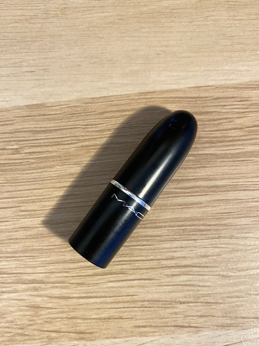 calasbt's tweet photo. WTS 

mac mini lipstick shade warm teddy — 80K

100% original, dapet as a gift dari official store mac tapi sayangnya shade nya ngga cocok di aku. cuma swatch sekali buat liat shade nya :D

bisa oren
🏡 bandung https://t.co/XyooPF0lDV