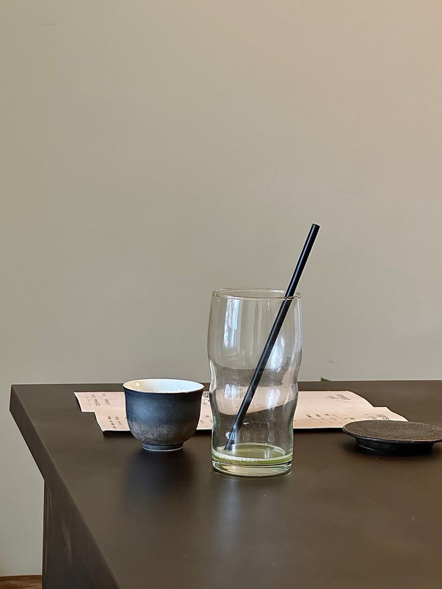 The AueIyst tweet media