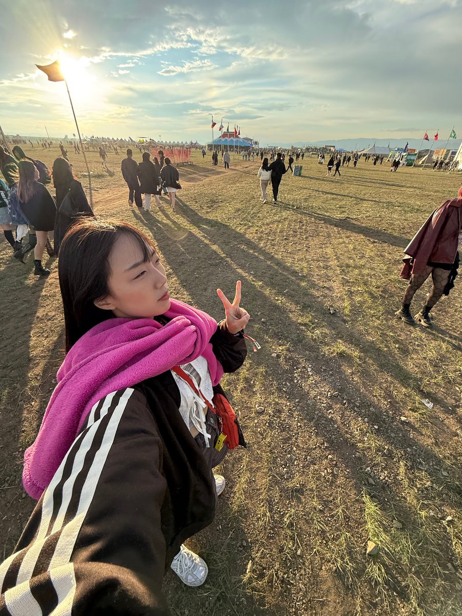 cl0u_db's tweet photo. 아니이분진짜몽골에서어떠한깨달음을얻으신것같은데:;;;
붓다표정뭐지?ㅠㅠ https://t.co/zp9ZOj2EdF