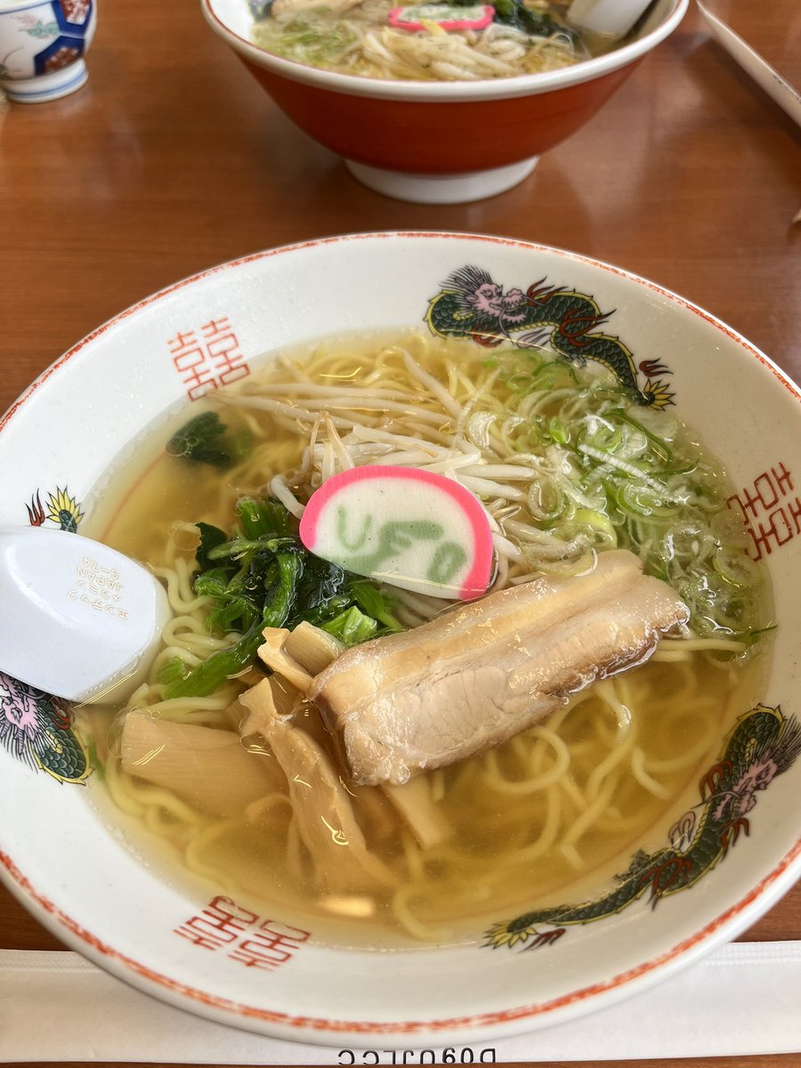 yuko3457's tweet photo. あさんぽ
🦆親子でスイスーイ
茂みにはいっていった🌱

お昼はラーメン🛸

織ってるのは
藍染の麻でシンプルなもの https://t.co/tU36jOZMba