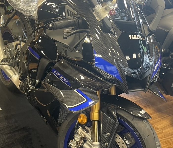 Z06St's tweet photo. きたー😍
待ちに待った
26YZF R1M 

値段もほとんど据え置き
ヤマハさん最高💕 https://t.co/wB9pWOjzJa